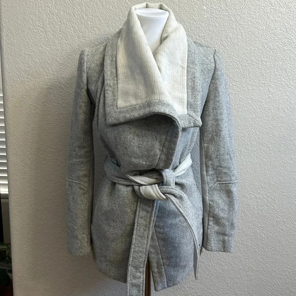 BCBG Gray Wool Blend Wide Collar Coat - Picture 1 of 6